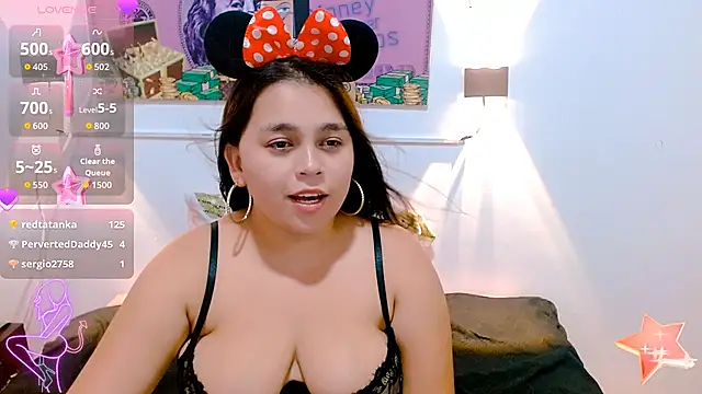 Chatroom XXX en direct de nikol_hot18