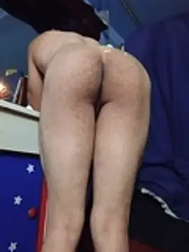 Show modela Myhornypll na web-kameri