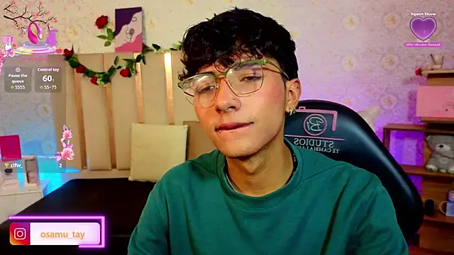Show modela osamu_tay na web-kameri