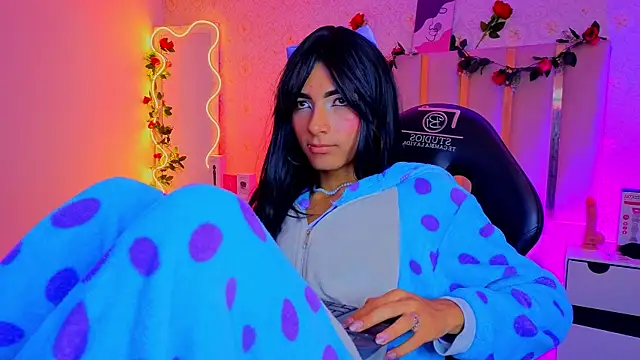 osamu_tay Show in webcam