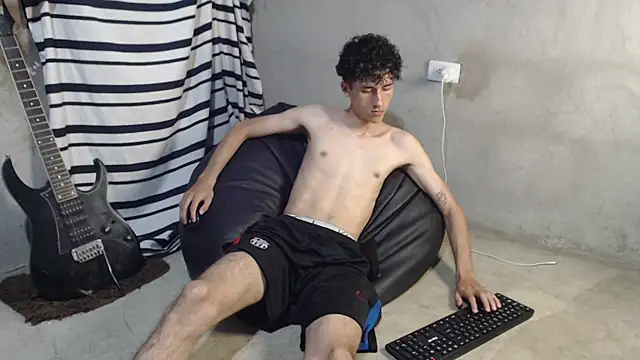 הופעת וובקאם של Johnny_cagee_