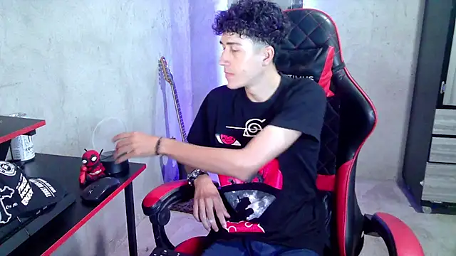 Show modela Johnny_cagee_ na web-kameri