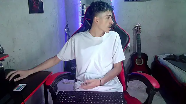 Johnny_cagee_ Webcamshow