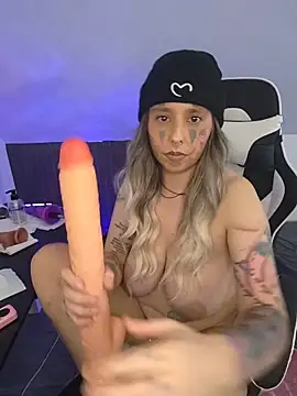 XXX chat uživo modela ThatAltGirl