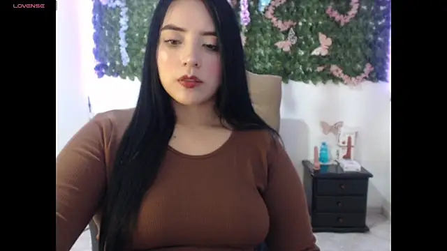 Czat XXX na żywo – adara_cute_69