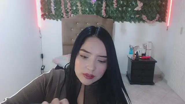 Živý XXX chat adara_cute_69