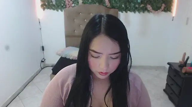 adara_cute_69's Live XXX Chat