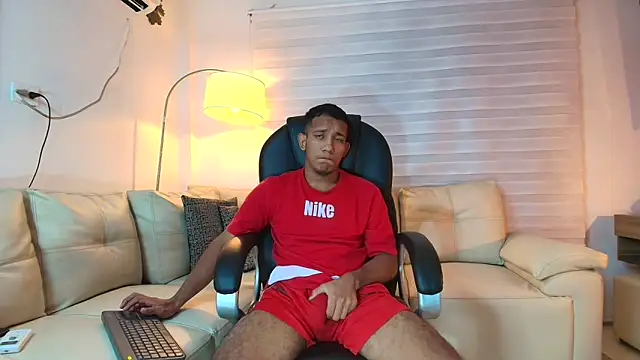ricky_spensar23cm_: απευθείας συνομιλία ΧΧΧ