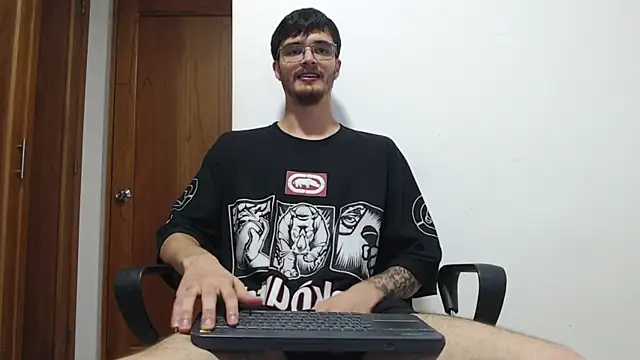 joseh0se: διαδικτυακό σόου στην κάμερα