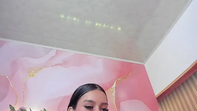 Melanie__Evans 실시간 채팅방