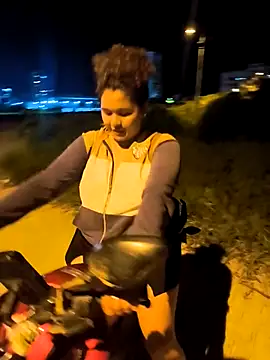 Show de Adina_Skaly na webcam