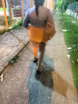 Adina_Skaly 现场聊天室