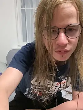 הופעת וובקאם של YoungSebi
