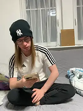 YoungSebi élő XXX-chatje