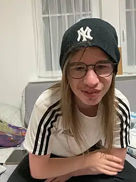 YoungSebi Adlı Modelin Web Kamerası Şovu