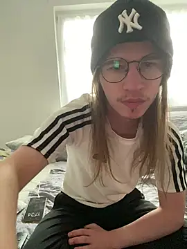 عرض كام YoungSebi