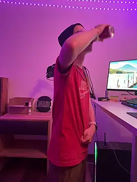 Show modela YoungSebi na web-kameri