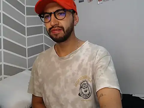 thomass1018 Webcam Show