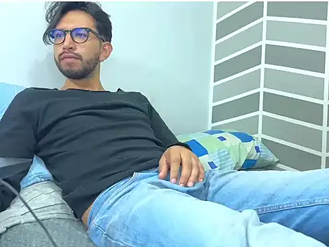 thomass1018 Pertunjukan Webcam