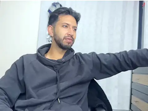 عرض كام thomass1018