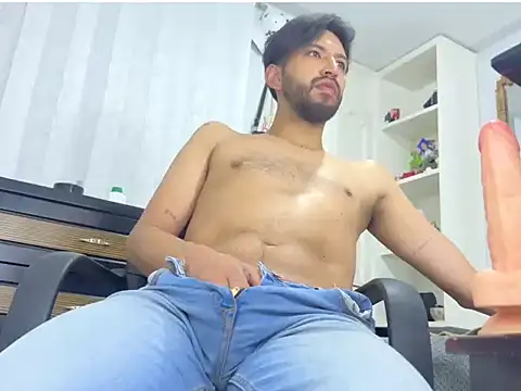 Show de thomass1018 na webcam