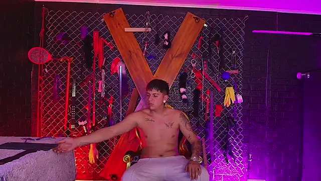 Show modela Arion_and_Velvet_bdsm na web-kameri