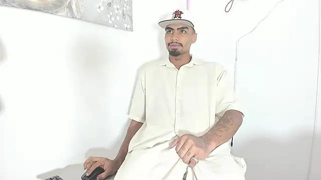 Rpoolrboy Show in webcam