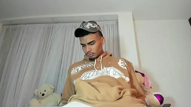 Show modela Rpoolrboy na web-kameri