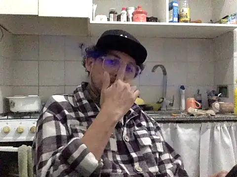 Pokazy przed kamerką – helloandi