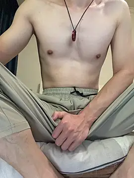 llkiki Show in webcam
