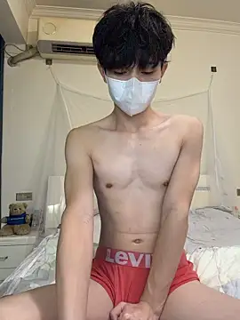 llkiki Show in webcam