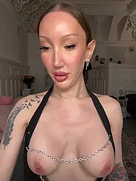 Show modela Allana29 na web-kameri