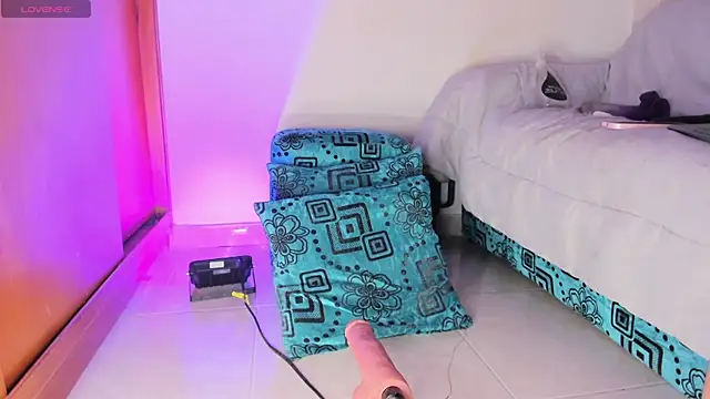 Julieta_jane_ss Adlı Modelin Canlı Sohbet Odası