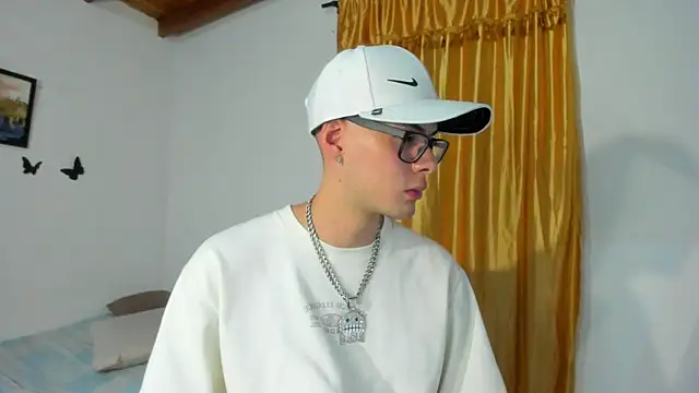 Онлайн чат XXX Vlad__night