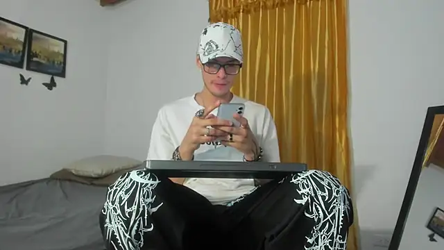 Show de Vlad__night na webcam