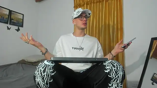 הופעת וובקאם של Vlad__night