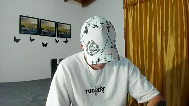 Pokazy przed kamerką – Vlad__night