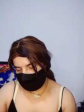 banouti28 Adlı Modelin Web Kamerası Şovu