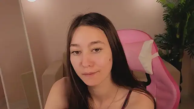Nicole_Brownie Adlı Modelin Canlı XXX Sohbeti