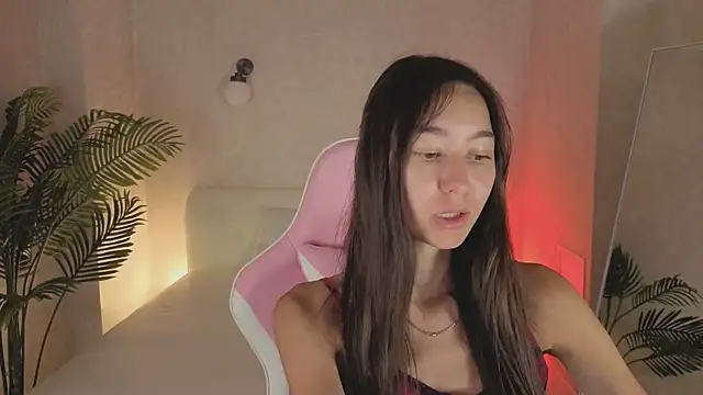 Nicole_Brownie Chat XXX in diretta