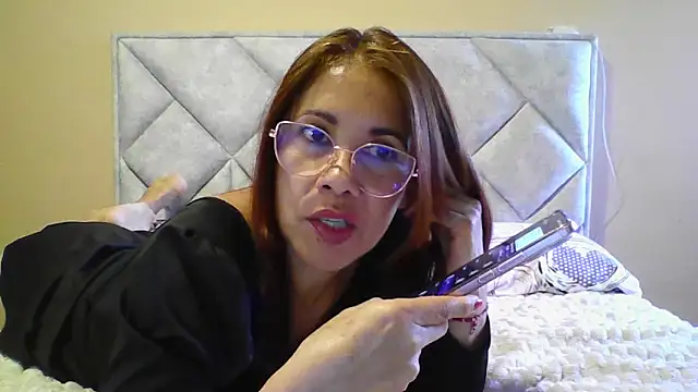 camila_star10's Live XXX Chat