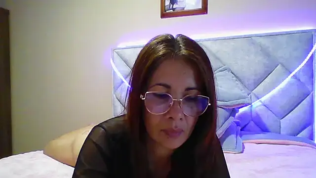 camila_star10's Live XXX Chat
