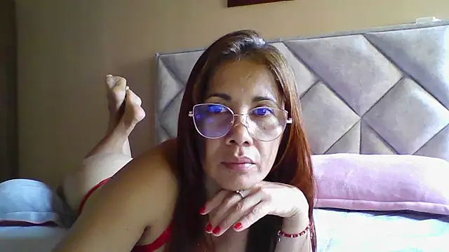 XXX chat uživo modela camila_star10