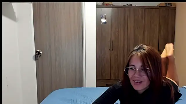 camila_star10 Adlı Modelin Canlı XXX Sohbeti