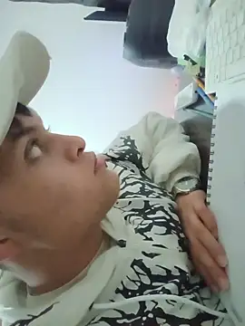 Pokazy przed kamerką – Andres_medi32