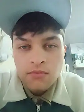 Show modela Andres_medi32 na web-kameri