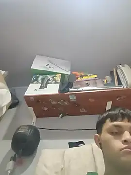Pokazy przed kamerką – Andres_medi32