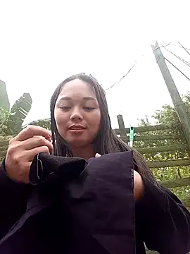 Rose-222: διαδικτυακό σόου στην κάμερα