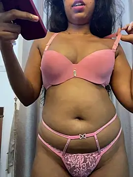 ZELINA_WOOFY Show Webcam