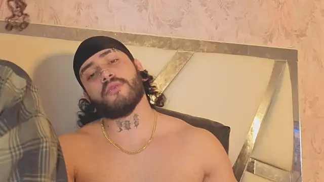 Benny_and_Mark's Live XXX Chat